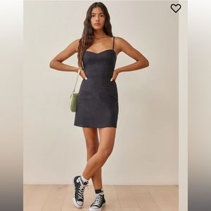 Reformation Roarke Linen Dress in black - size 6